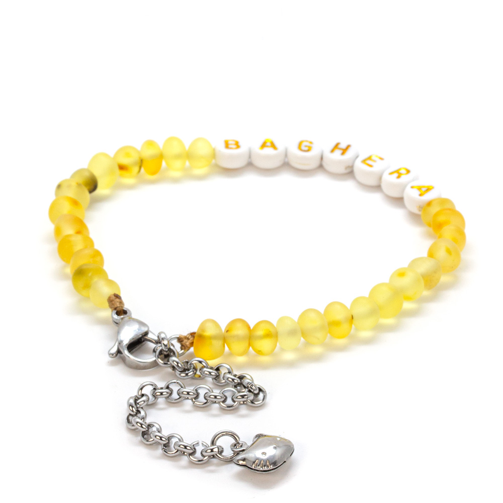Accesoriu elegant din chihlimbar baltic pentru pisici, cu nume personalizat și lanț ajustabil – protecție naturală împotriva puricilor și un plus de stil pentru companionul tău